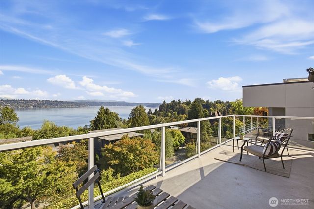 2039 34th Avenue S, Seattle, WA 98144