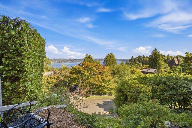 2039 34th Avenue S, Seattle, WA 98144