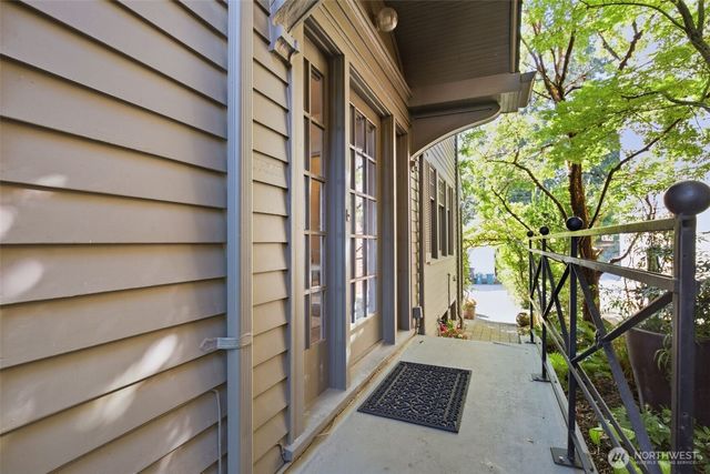 2039 34th Avenue S, Seattle, WA 98144