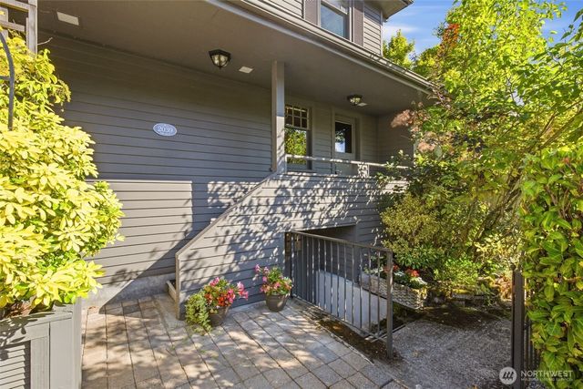 2039 34th Avenue S, Seattle, WA 98144