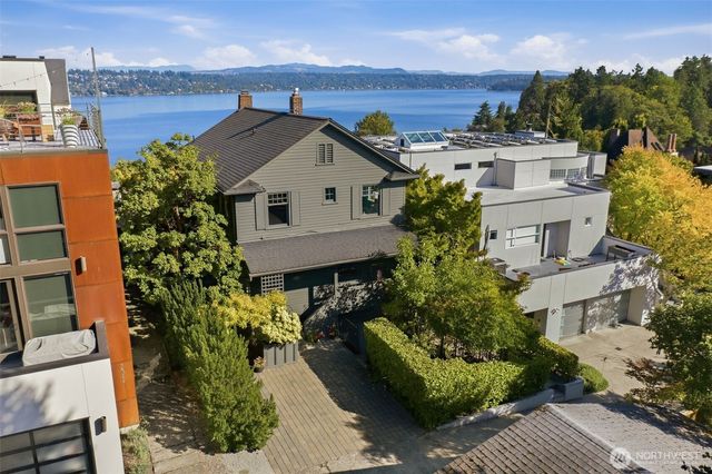 2039 34th Avenue S, Seattle, WA 98144