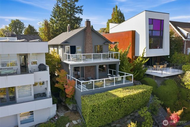 2039 34th Avenue S, Seattle, WA 98144