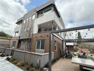 693 S Lyon Street, Santa Ana, CA 92705