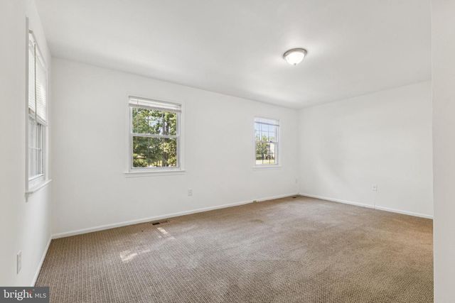 10271 BRADDOCK RD, Fairfax, VA 22032