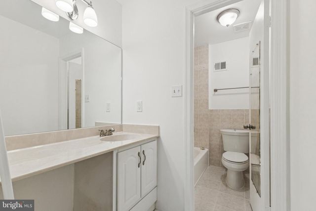 10271 BRADDOCK RD, Fairfax, VA 22032