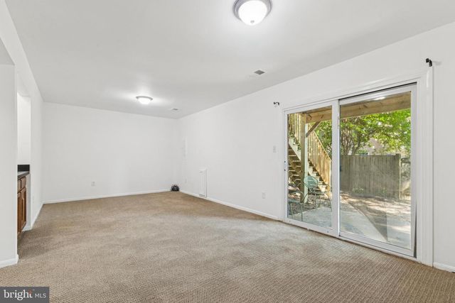 10271 BRADDOCK RD, Fairfax, VA 22032