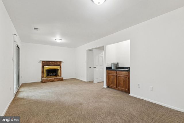 10271 BRADDOCK RD, Fairfax, VA 22032