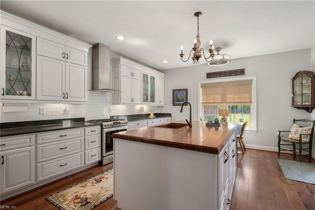 106 Phyllis CT, Moyock, NC 27958