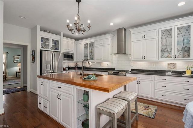 106 Phyllis CT, Moyock, NC 27958
