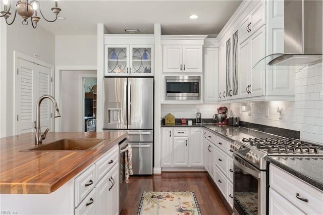 106 Phyllis CT, Moyock, NC 27958