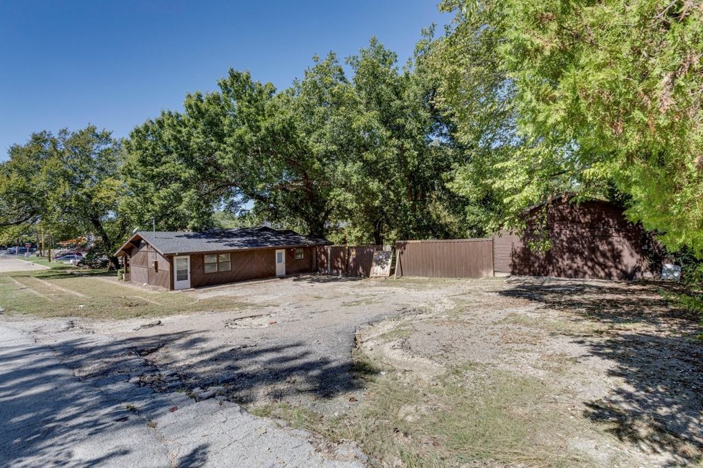 105 Barrows Lane, Desoto, TX 75115 — photo 4