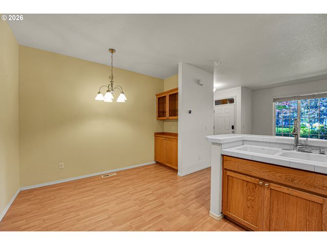 1198 Se BACARRA St, Hillsboro, OR 97123
