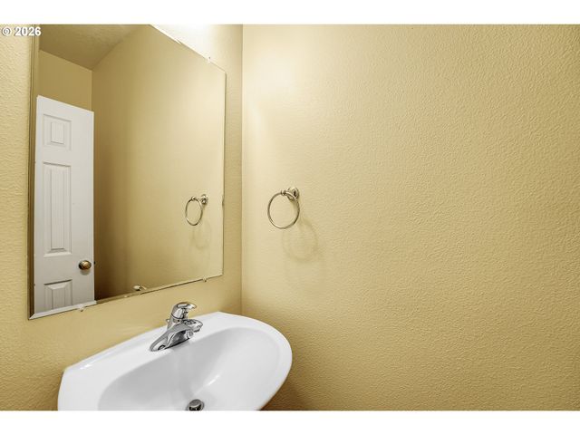 1198 Se BACARRA St, Hillsboro, OR 97123