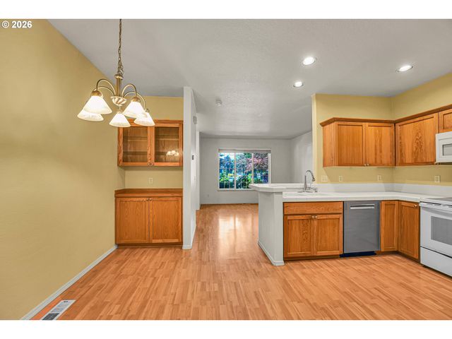 1198 Se BACARRA St, Hillsboro, OR 97123