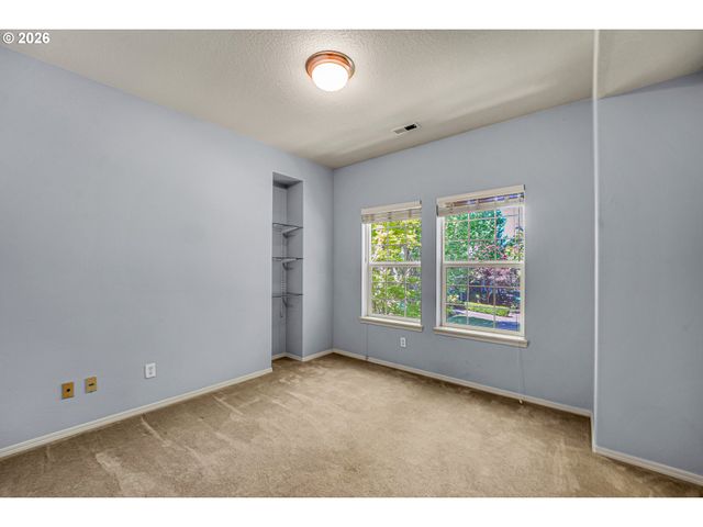 1198 Se BACARRA St, Hillsboro, OR 97123