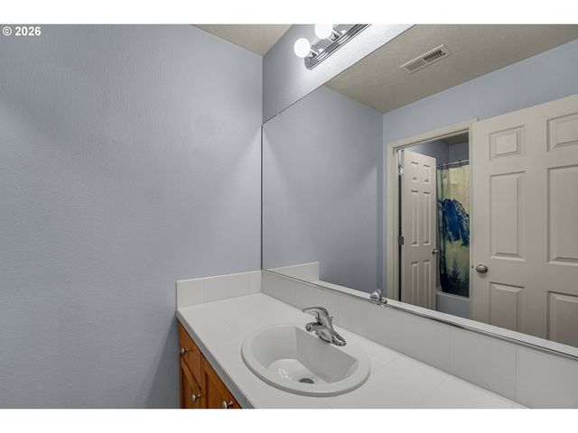 1198 Se BACARRA St, Hillsboro, OR 97123