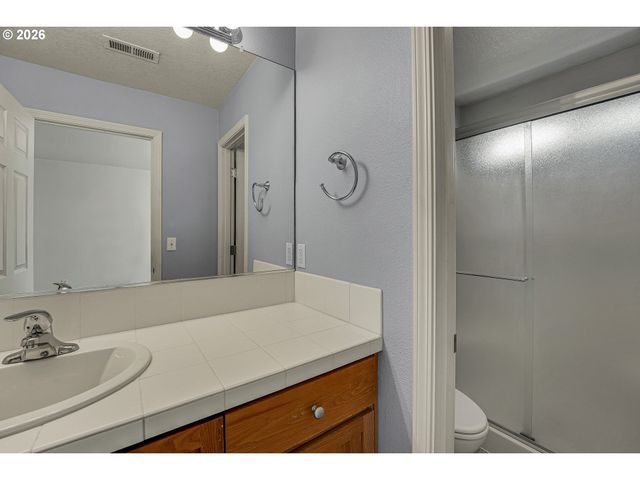 1198 Se BACARRA St, Hillsboro, OR 97123