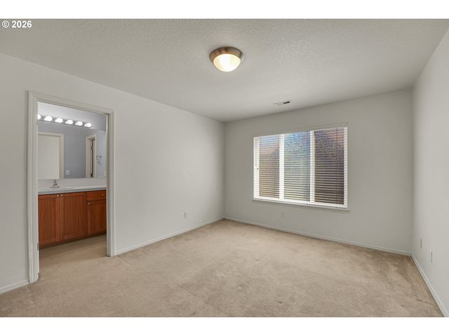 1198 Se BACARRA St, Hillsboro, OR 97123