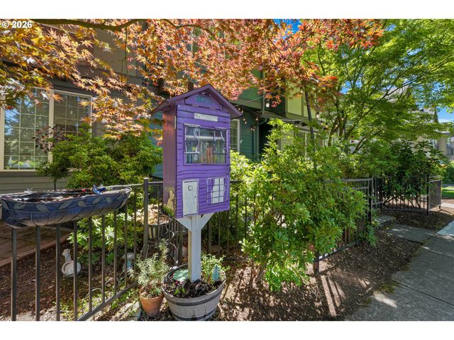 1198 Se BACARRA St, Hillsboro, OR 97123