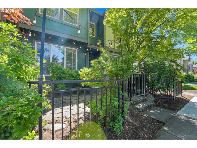 1198 Se BACARRA St, Hillsboro, OR 97123