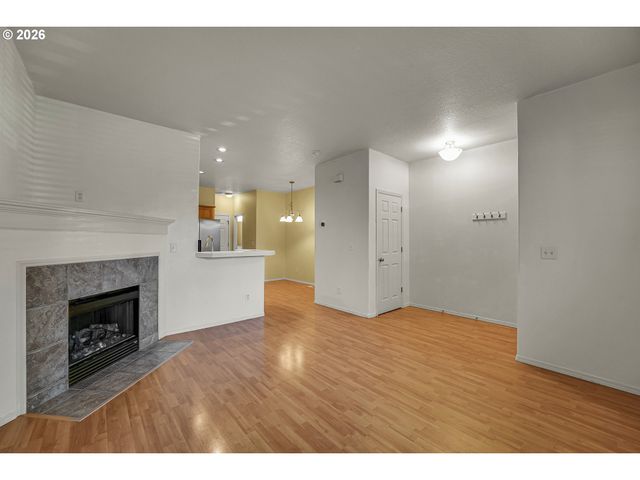 1198 Se BACARRA St, Hillsboro, OR 97123