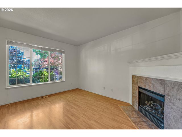 1198 Se BACARRA St, Hillsboro, OR 97123