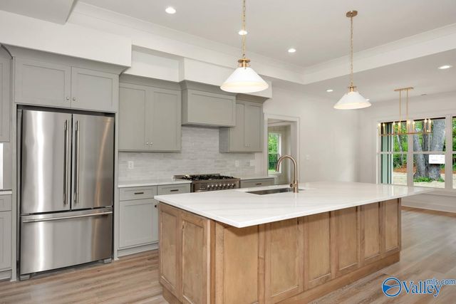 2002 Mythewood Drive, Huntsville, AL 35803