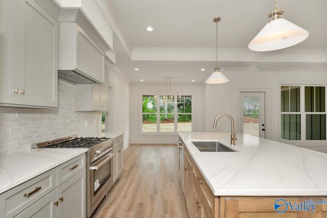 2002 Mythewood Drive, Huntsville, AL 35803