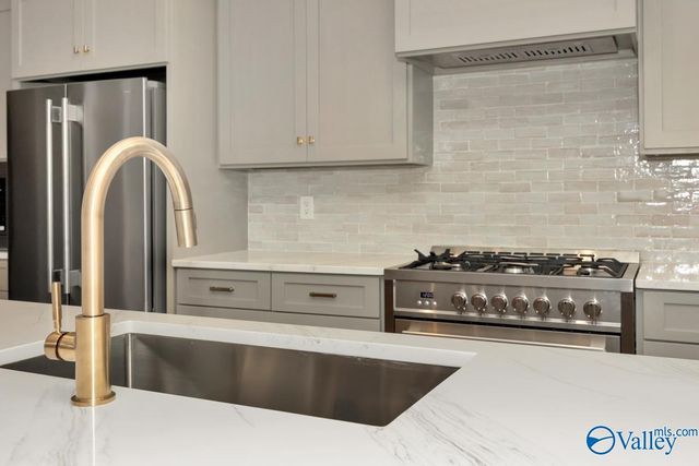 2002 Mythewood Drive, Huntsville, AL 35803