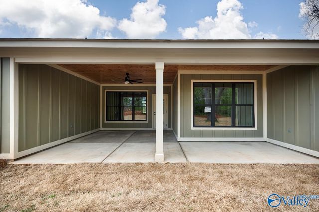 2002 Mythewood Drive, Huntsville, AL 35803