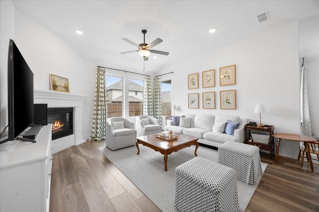 571 Bradley Drive, Fate, TX 75087