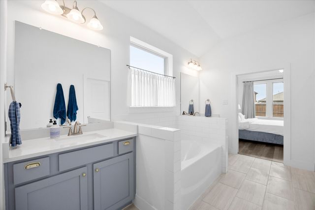 571 Bradley Drive, Fate, TX 75087