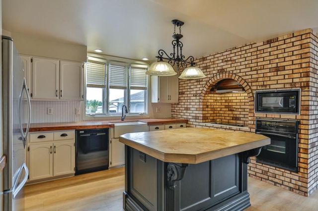 107420 HUCKLEBERRY ROAD, Colby, WI 54421