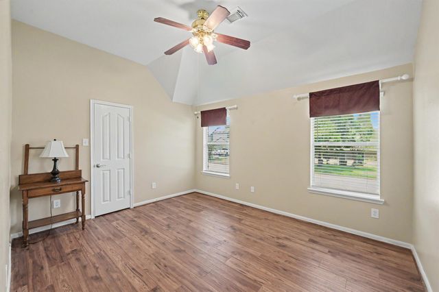 101 Woodmont Drive, Conroe, TX 77356
