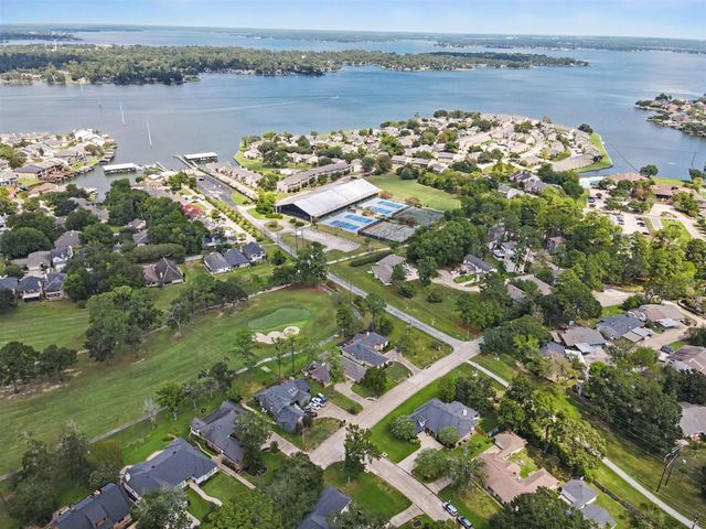 101 Woodmont Drive, Conroe, TX 77356