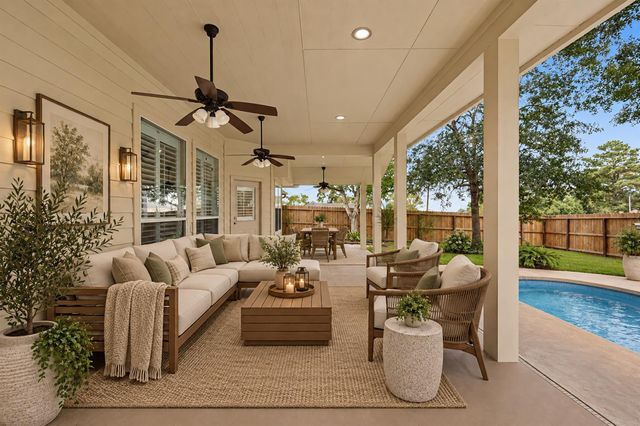 101 Woodmont Drive, Conroe, TX 77356