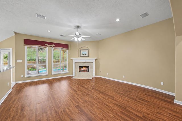 101 Woodmont Drive, Conroe, TX 77356