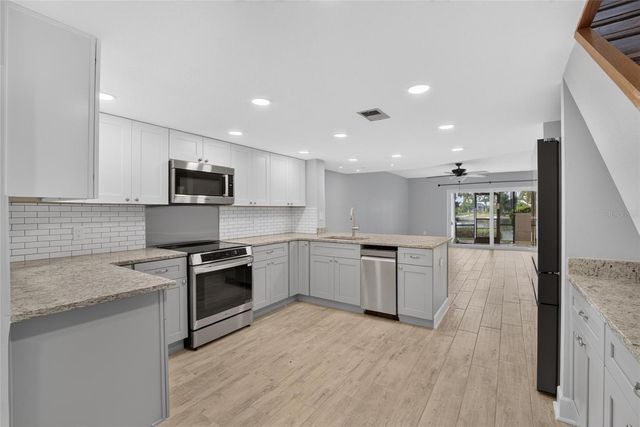 1028 APOLLO BEACH BOULEVARD 11, Apollo Beach, FL 33572