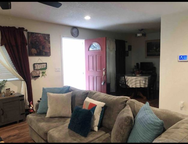 9938 Buena Vista Dr 3, Spring Valley, CA 91977