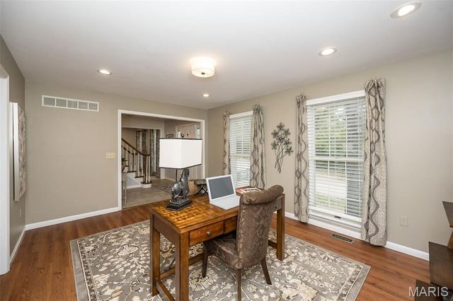 734 Chancellor Heights Drive, Manchester, MO 63011