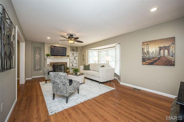 734 Chancellor Heights Drive, Manchester, MO 63011