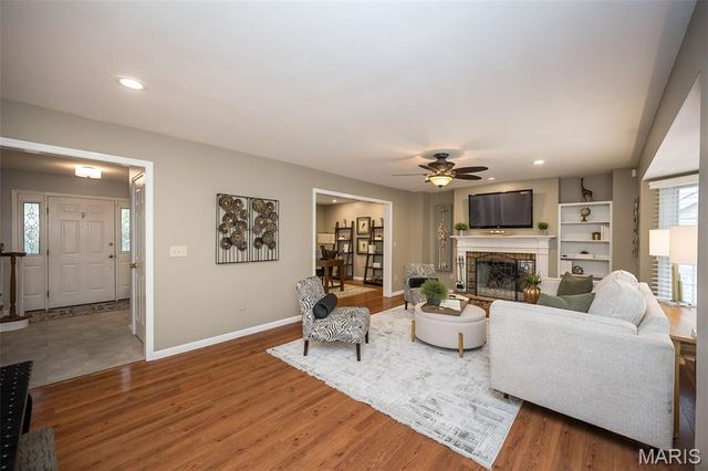 734 Chancellor Heights Drive, Manchester, MO 63011