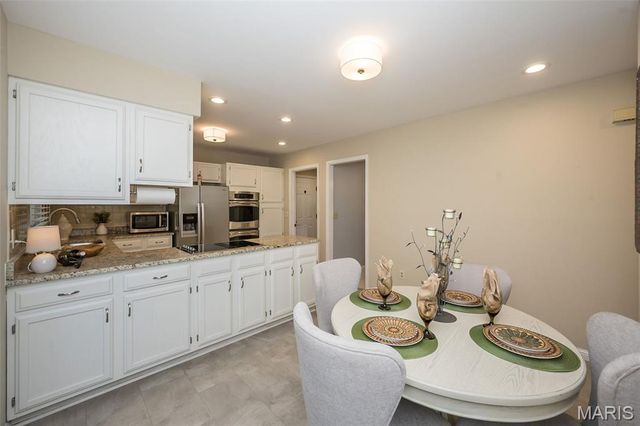 734 Chancellor Heights Drive, Manchester, MO 63011