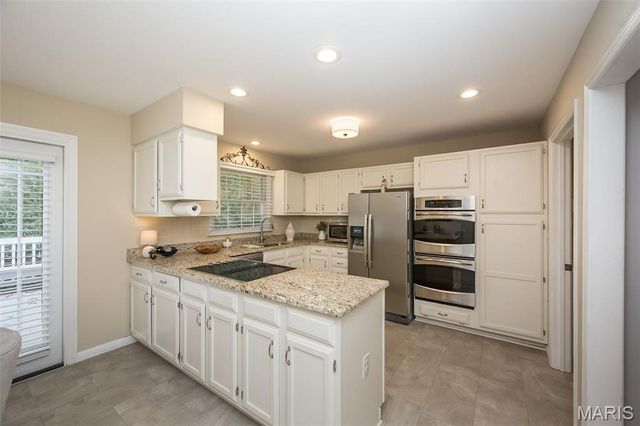 734 Chancellor Heights Drive, Manchester, MO 63011