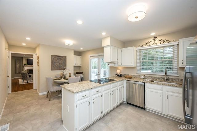 734 Chancellor Heights Drive, Manchester, MO 63011