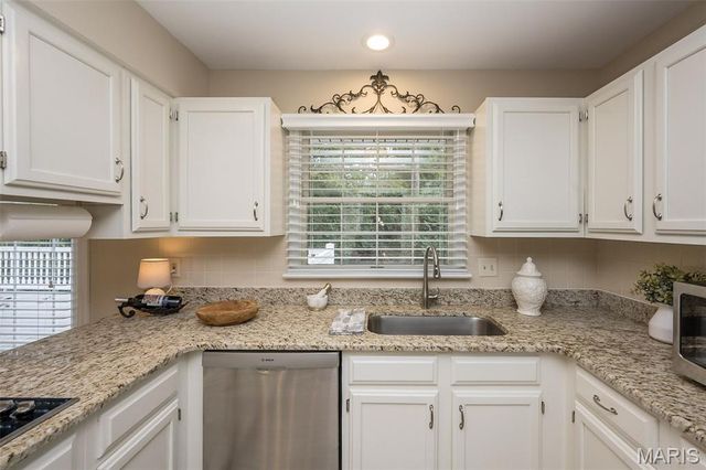 734 Chancellor Heights Drive, Manchester, MO 63011