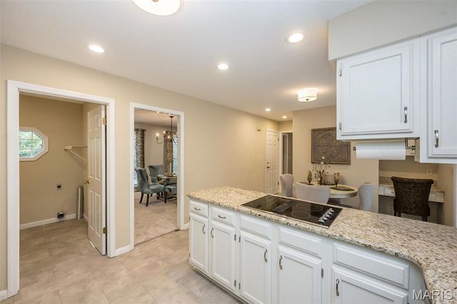 734 Chancellor Heights Drive, Manchester, MO 63011