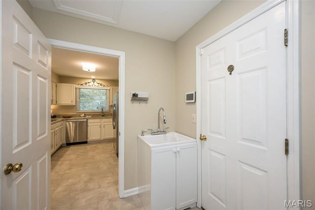 734 Chancellor Heights Drive, Manchester, MO 63011