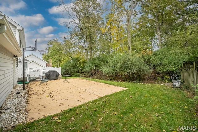 734 Chancellor Heights Drive, Manchester, MO 63011