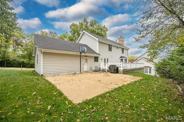 734 Chancellor Heights Drive, Manchester, MO 63011